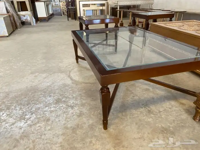 متخصصون في صناعة الابواب و طاولات المجالس والطعام 33