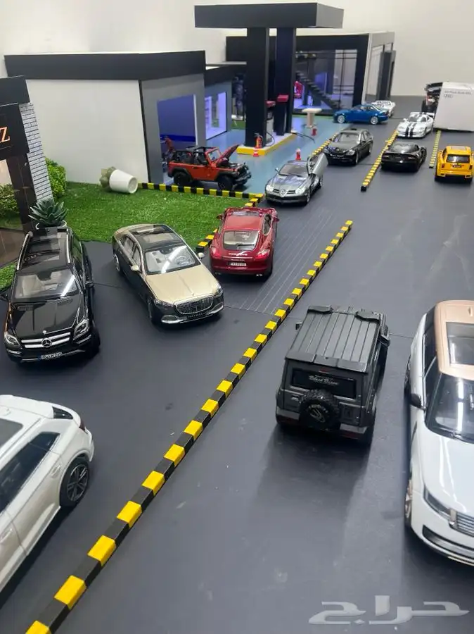 مجسمة مرسيدس Diecast 1 18 5