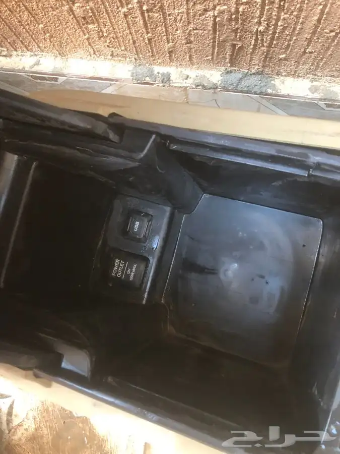 درج ودرج مع منفذUSBوبعض القطع الاخرى اكورد2008-2012 2