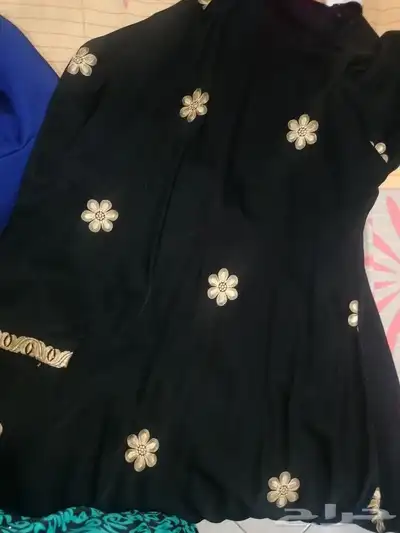 Abayas and dresses for sale at negotiable prices 9