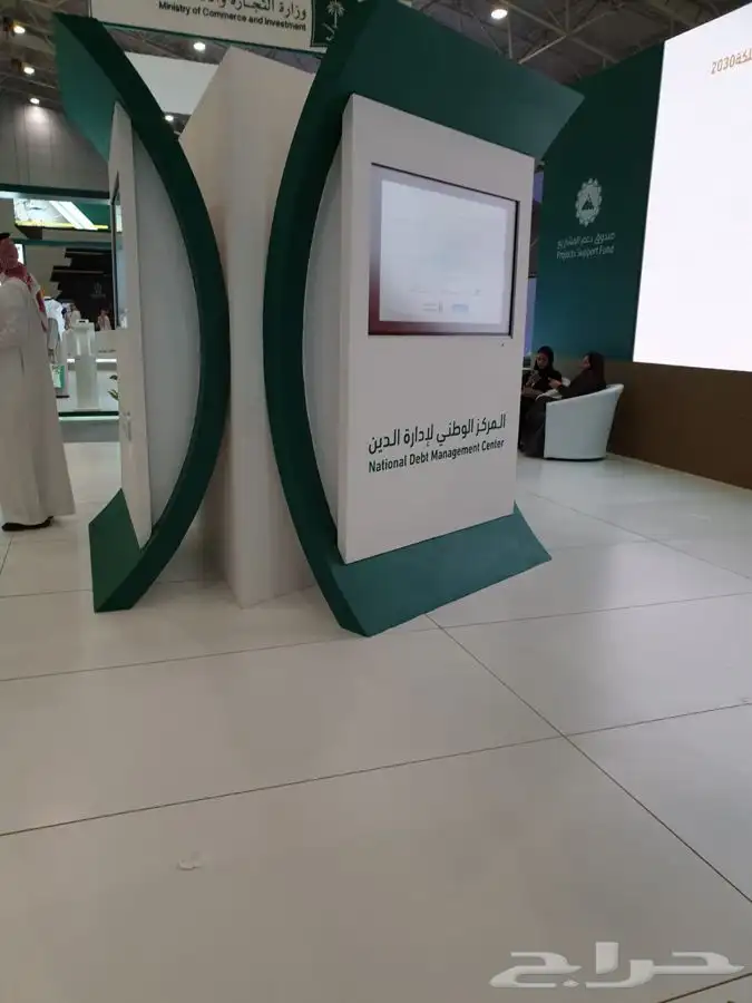 تنفيذ وتصميم البوثات وجميع اعمال النجارة 3