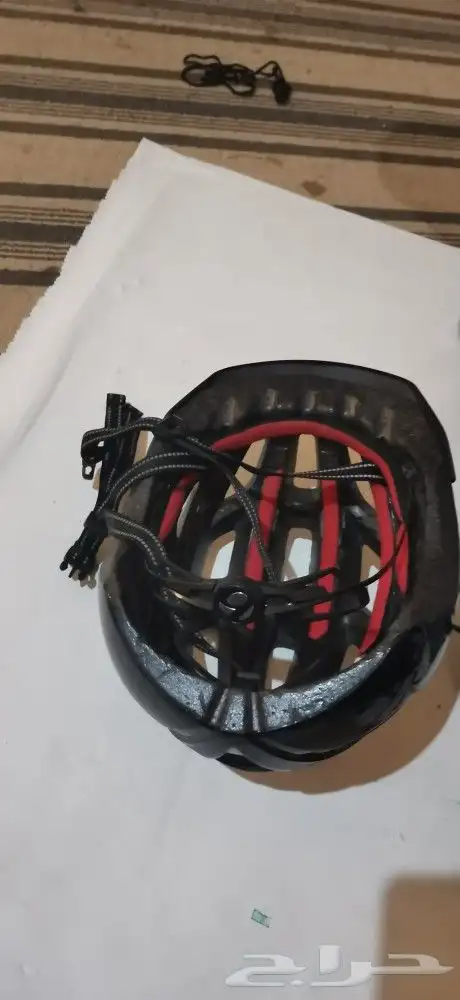 مقعدة دراجة وخوذة 3