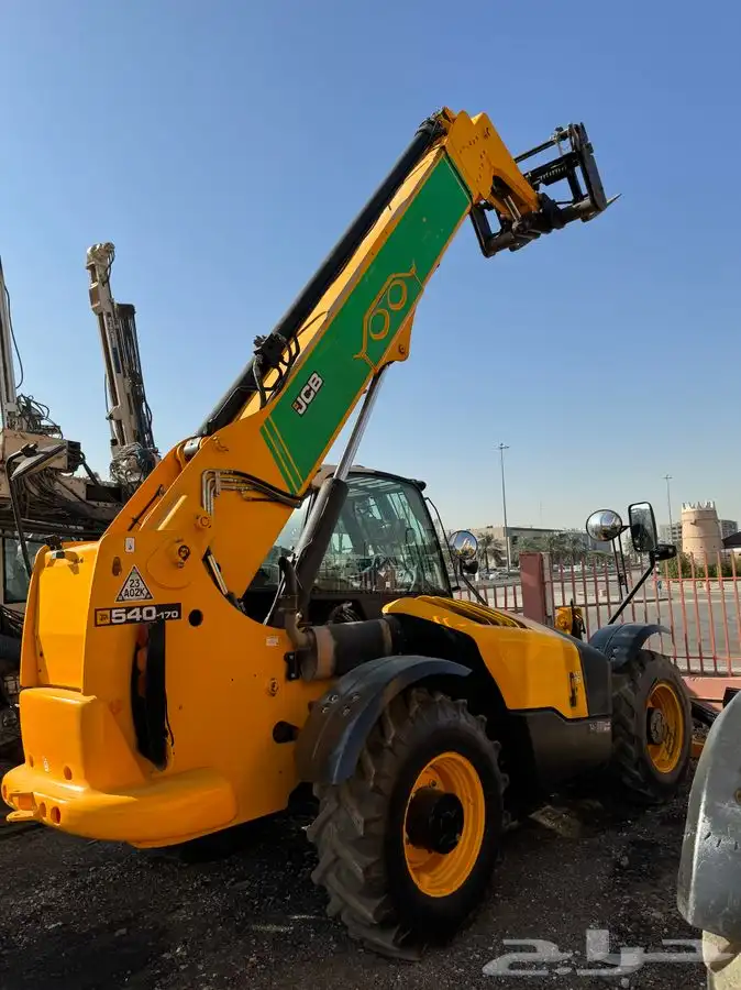رافعه تلسكوبيه JCB تلي هندر Telescopic crane for rent 1