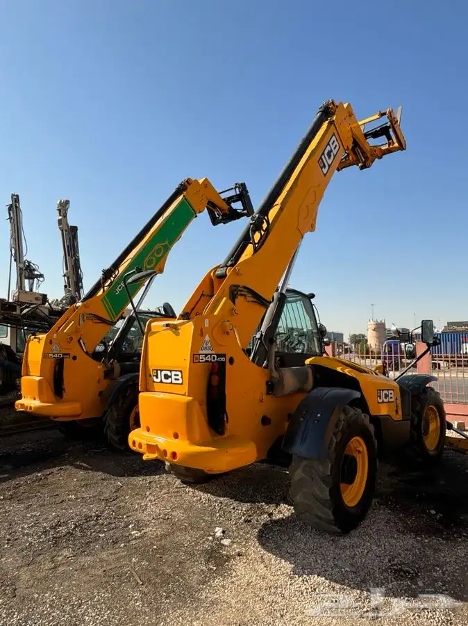 رافعه تلسكوبيه JCB تلي هندر Telescopic crane for rent 0
