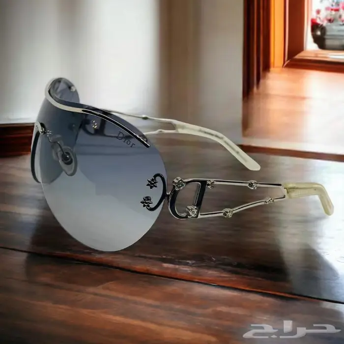 نظارات رائعه شمسيه ونظر بالعدسات رجالي ونسائي ماركات 24