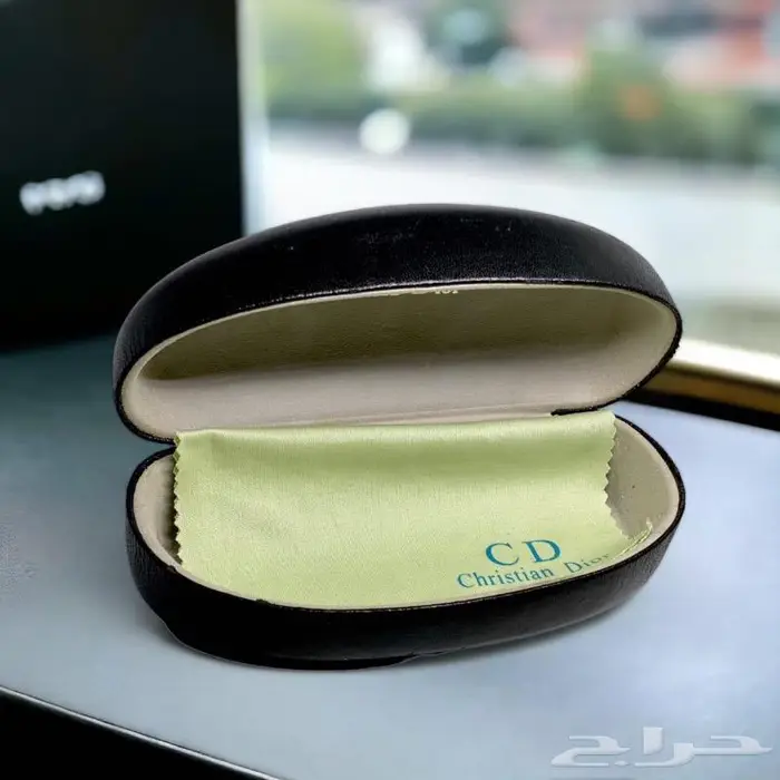 نظارات رائعه شمسيه ونظر بالعدسات رجالي ونسائي ماركات 35