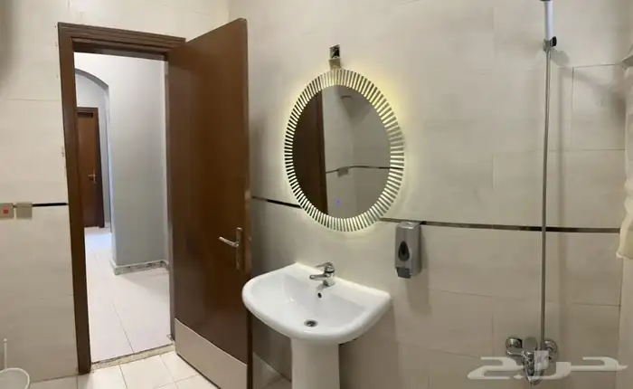 شاليه مسبح مطل على البحر مباشرة 6