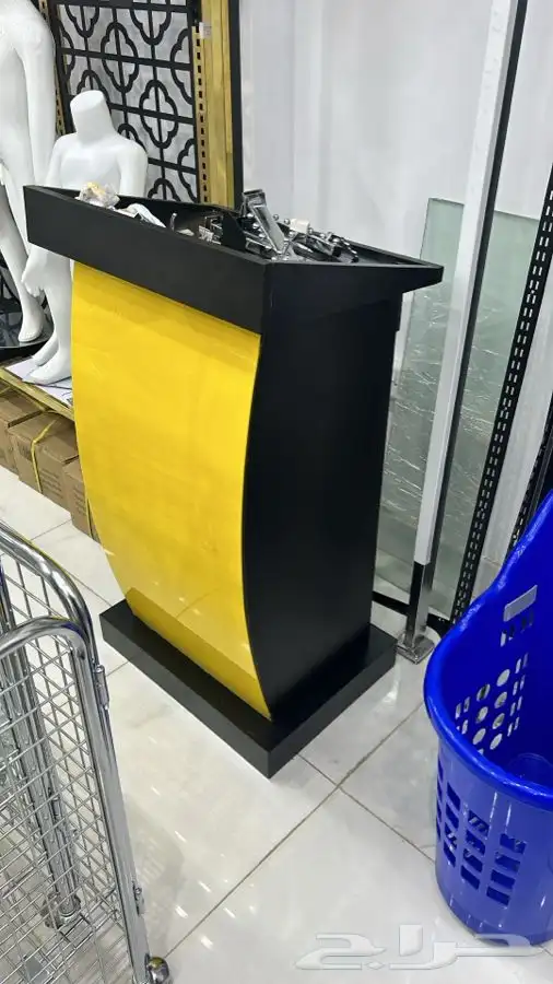 تجهيز محلات الطاولات العرض بترينات كاشير ارفف استاندات 4