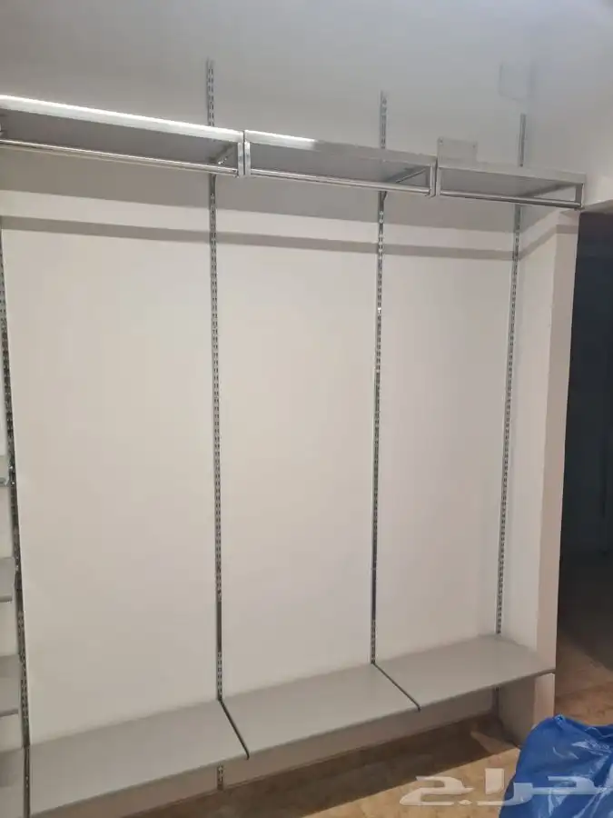 تجهيز محلات الطاولات العرض بترينات كاشير ارفف استاندات 1