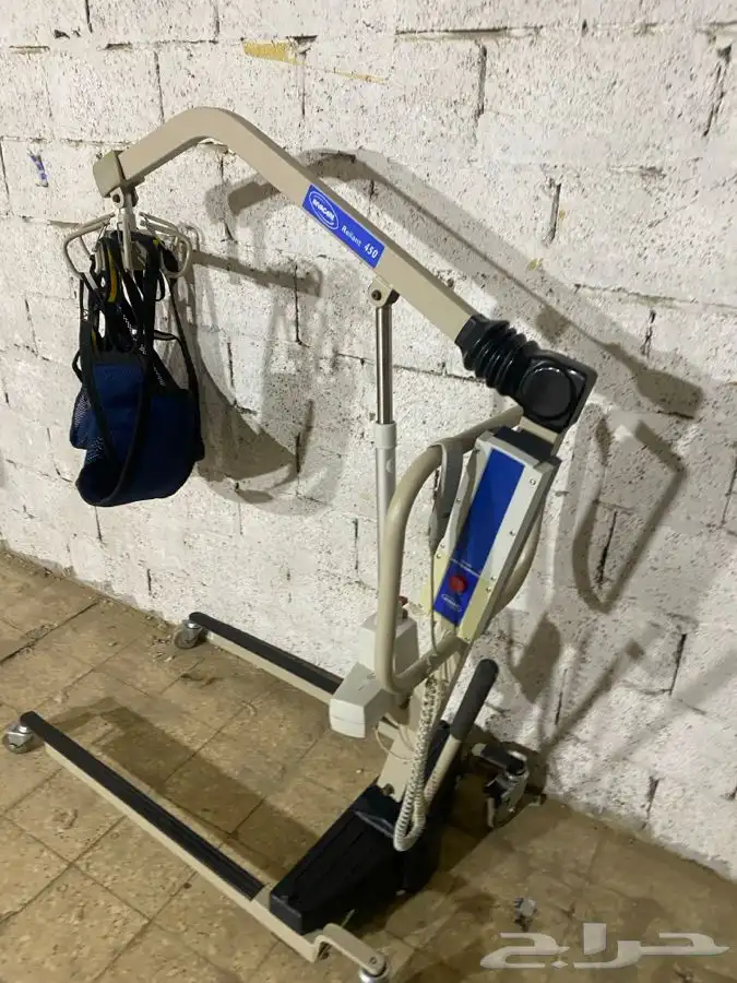 سرير طبي وطاوله طعام ورافعه طبيه 5