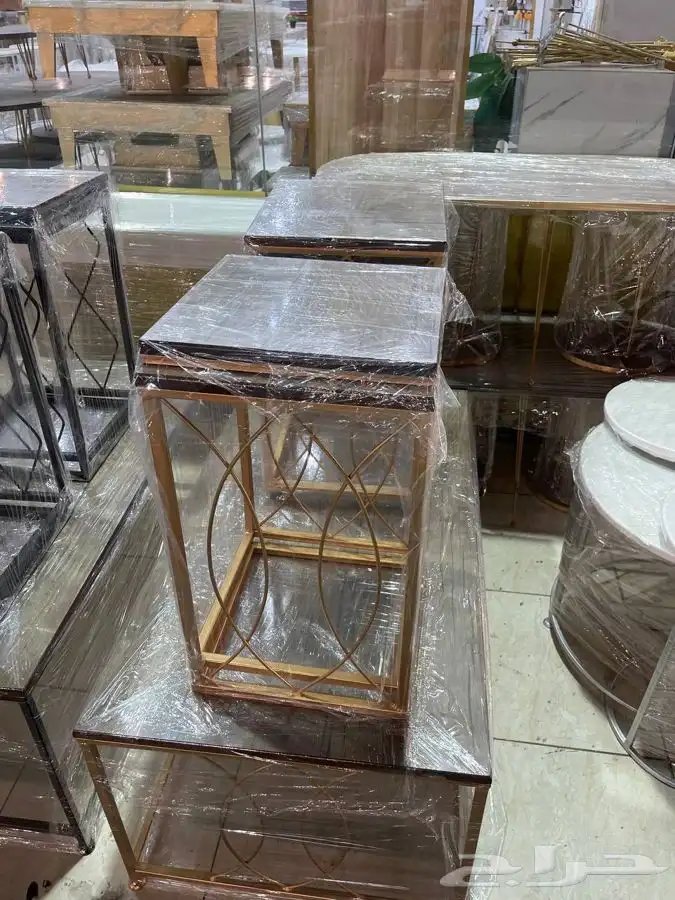 طاولات حديد (يوجد لدينا تابي   تمارا) 85