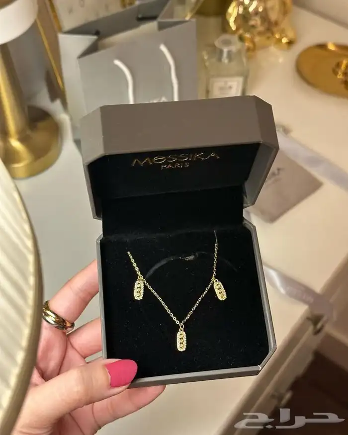 سلاسل ماركات متنوعه. هاي كوالتي مع ملخقات الماركه 21