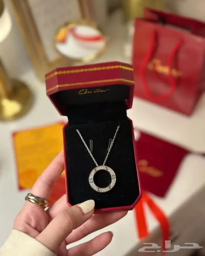 سلاسل ماركات متنوعه. هاي كوالتي مع ملخقات الماركه 19