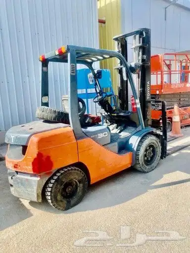 تاجير رافعات شوكية فوركلفت للايجار 0