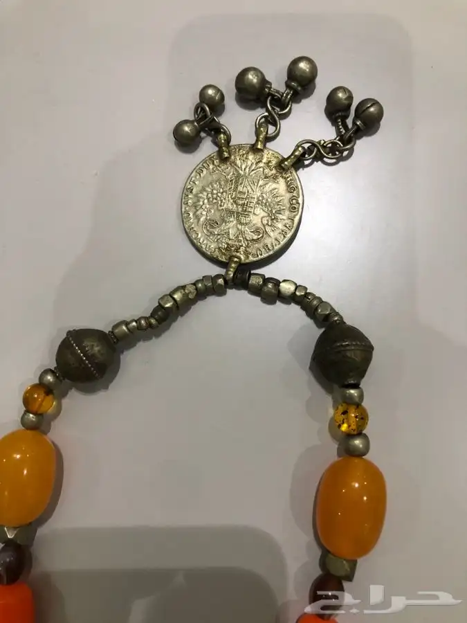 عقد قديم فضه مع اجحجار كريمه 2