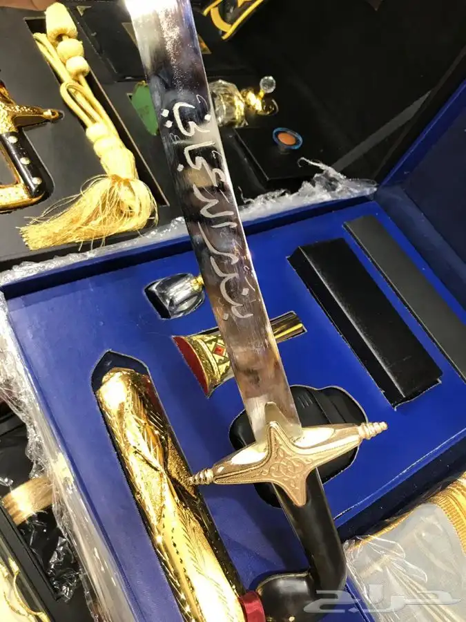 اطقم هدايا زواج سيوف تخرج دروع صندوق بشت فروة 9