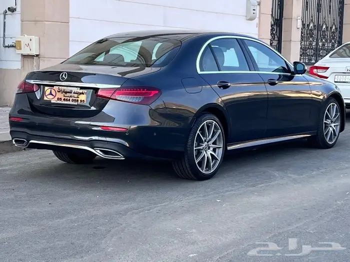 مرسيدس E200 AMG 2021 فقط 4000KM تم البيع 3