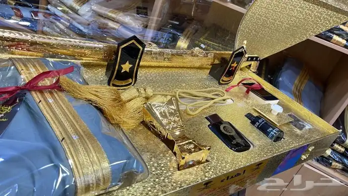 اطقم هدايا زواج سيوف تخرج دروع صندوق بشت فروة 14