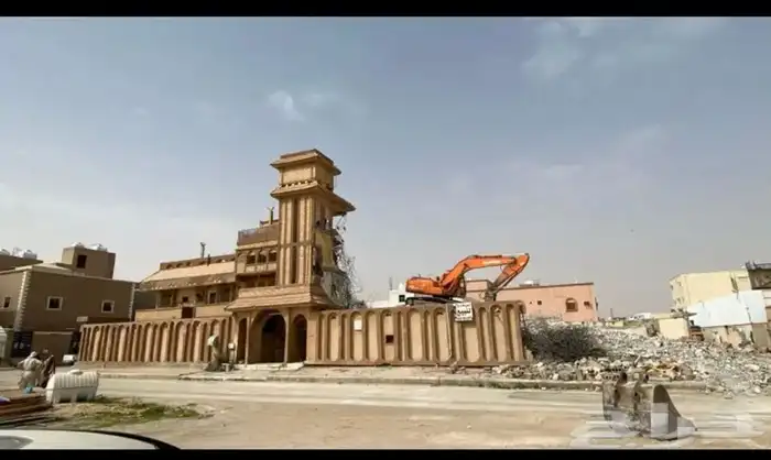 للايجار معدات هدم و حفر بوكلينات 9