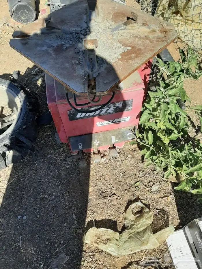 ادوات بنشر مكينة فك الكفرات 0