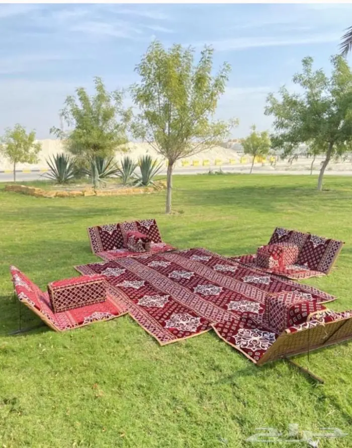 طقم جلسة ارضية للرحلات و المخيمات 8 اشخاص 0