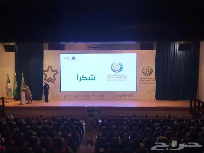 شاشات للايجار 6