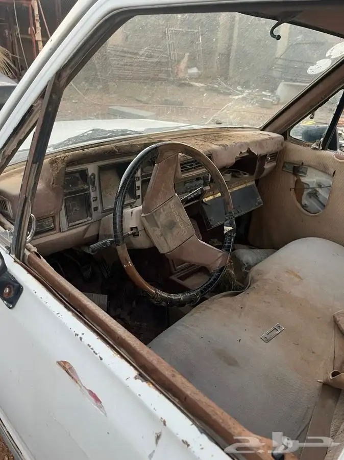 للبيع تشليح قطع غيار نيسان ددسن 1985 0