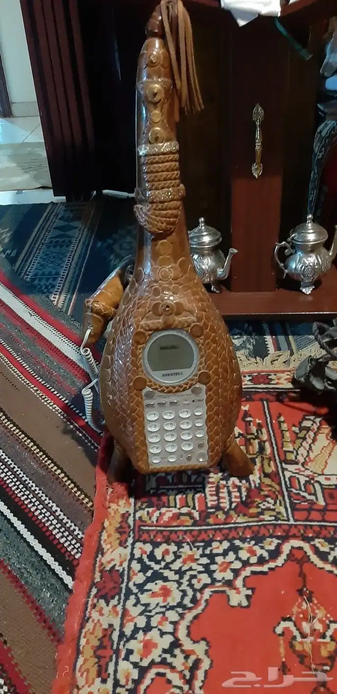 تلفون صناعةيمنيةمصنوع من شجرة الدبه قرع.شغال كاشف ومكبر صوت 0