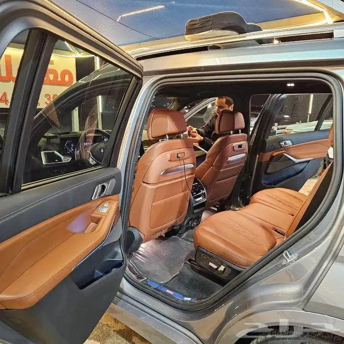 BMW 2023 X7 4