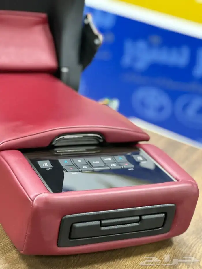 تكاية خلفية جيب لكزس LX600 موديل 2022 الي 2023 اصلي وكالة 4