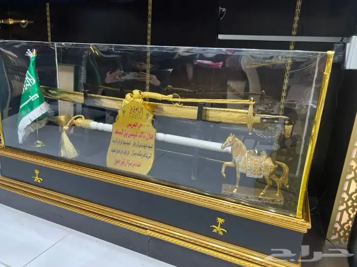 هدية سيف بشت درع زواج ملازم ترقية تقاعد جنبية عطورات دروع 9