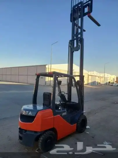 رافعات شوكية وسيزر لفت بجميع الأحجام للتأجير 0