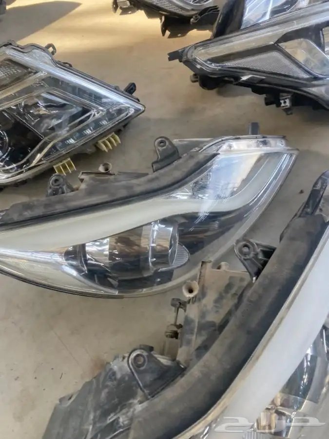 شمعات. وبودي. وقطع غيار. متنوعه. 23