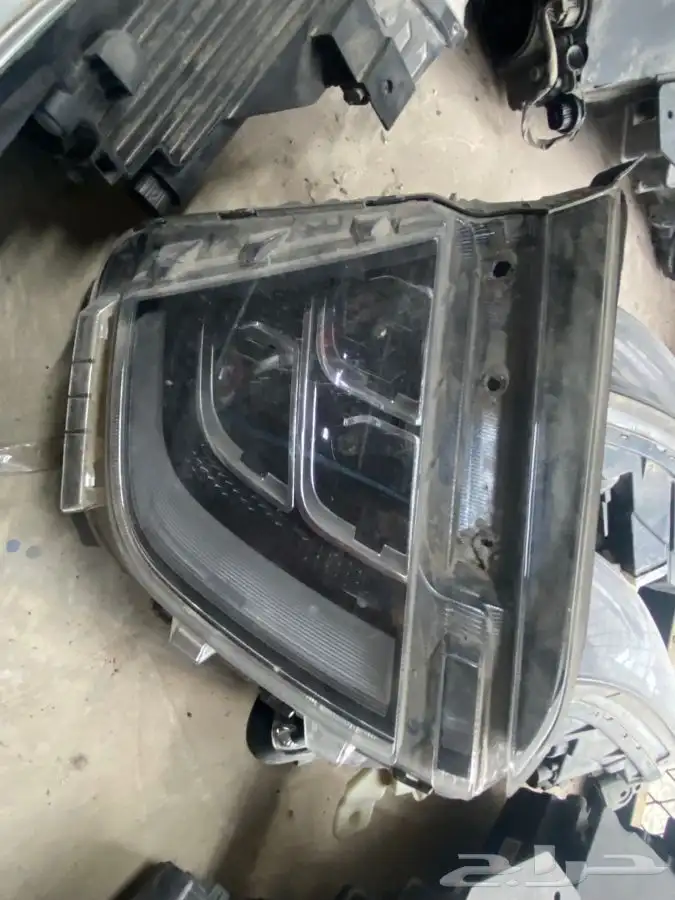 شمعات. وبودي. وقطع غيار. متنوعه. 12