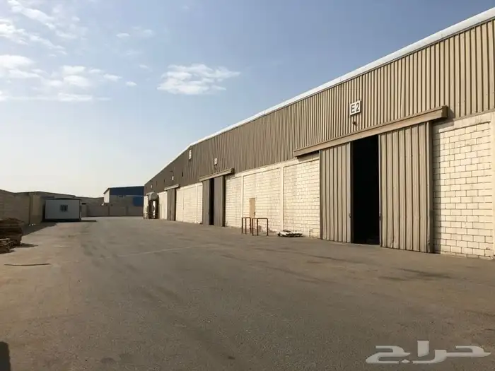 للبيع او الاجار مستودعات ورش مصانع سكن عمال احواش شقه مكتبي 0