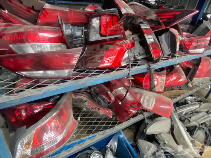 شمعات. وبودي. وقطع غيار. متنوعه. 20