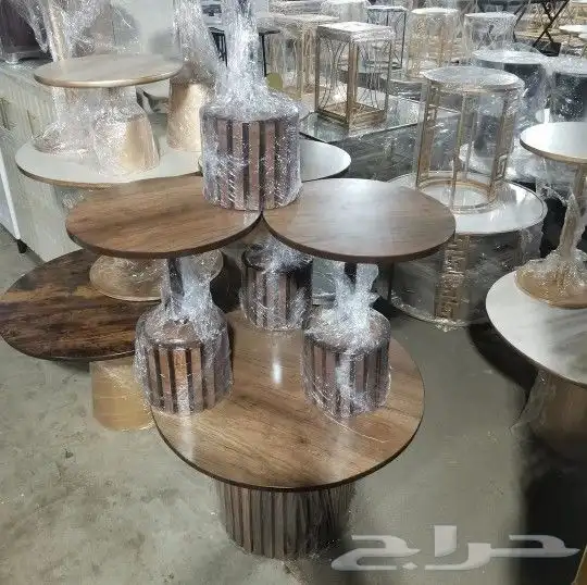 طاولات مداخل وأشجار الصناعية يوجد لدينا توصيل والشحن للتواصل 16