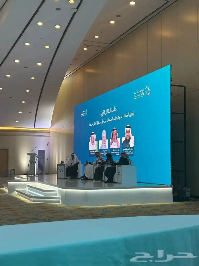 شاشات عرض عملاقه شاشات عرض طوليه وعرضيه 1