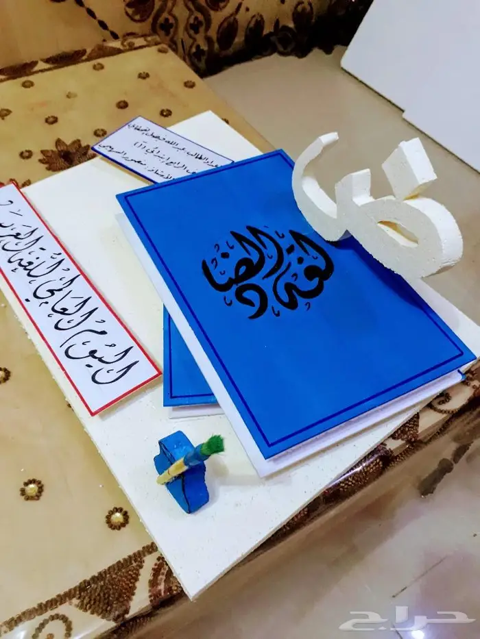خطاط ورسام عمل مجسمات 45