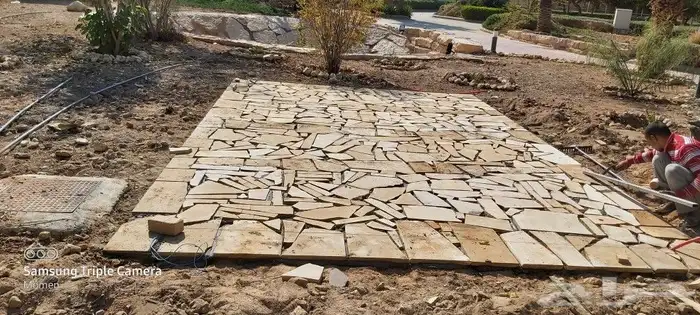 حجر عشوائي 8