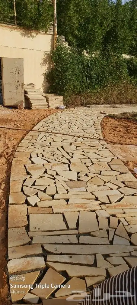 حجر عشوائي 10