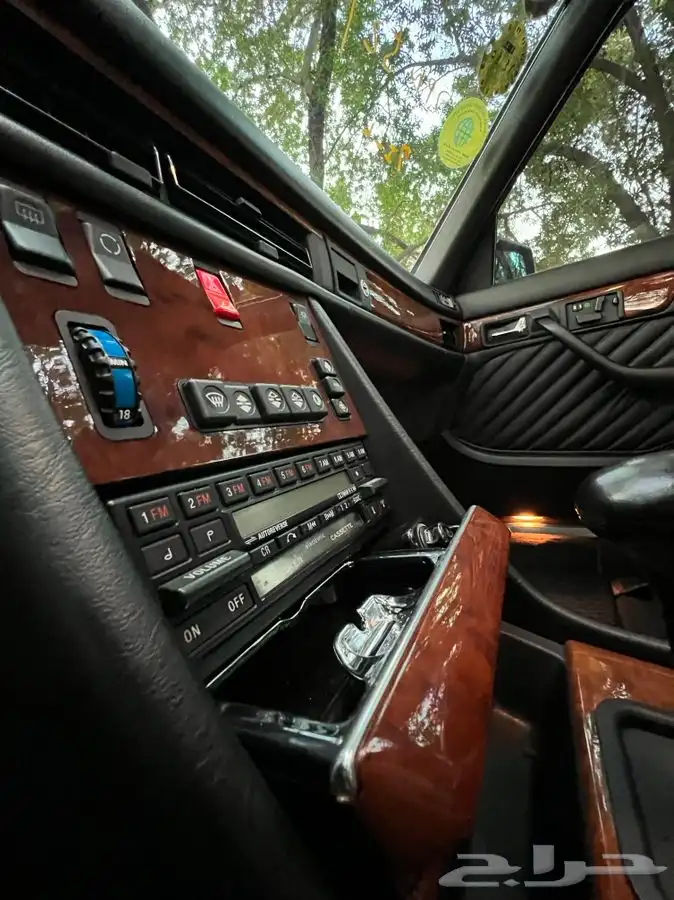 مرسيدس بنز 560SEL وارد اليابان 1990 بحالة الوكالة 51