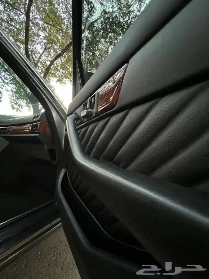 مرسيدس بنز 560SEL وارد اليابان 1990 بحالة الوكالة 30