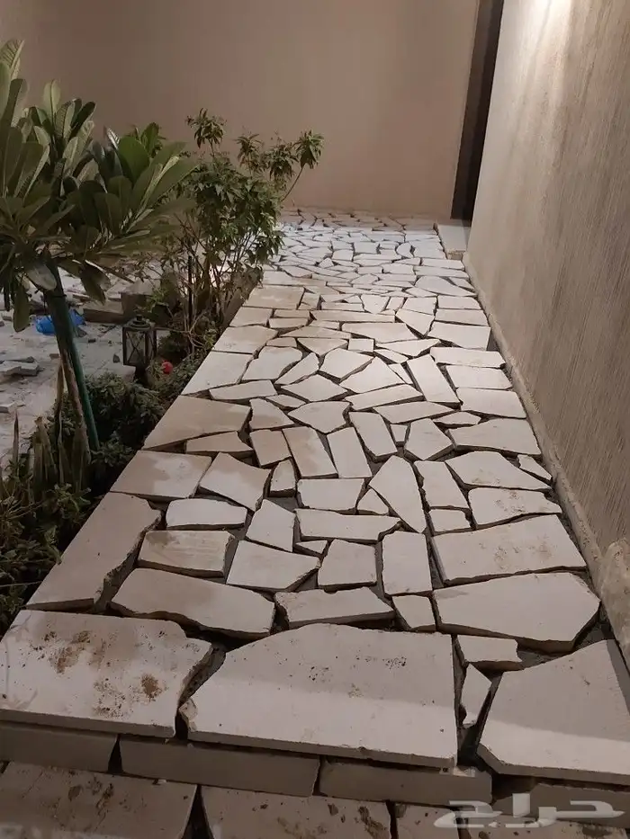 حجر عشوائي 0