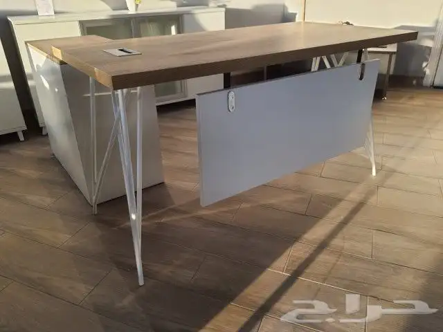 تصنيع مكاتب مودرن خشبي وأبيض 0