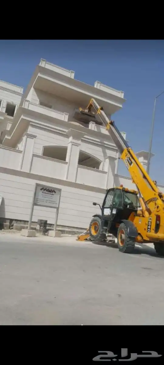 إيجار رافعات شوكيه وكرينات جميع الاحجام إيجار شهري أسبوعي يو 4