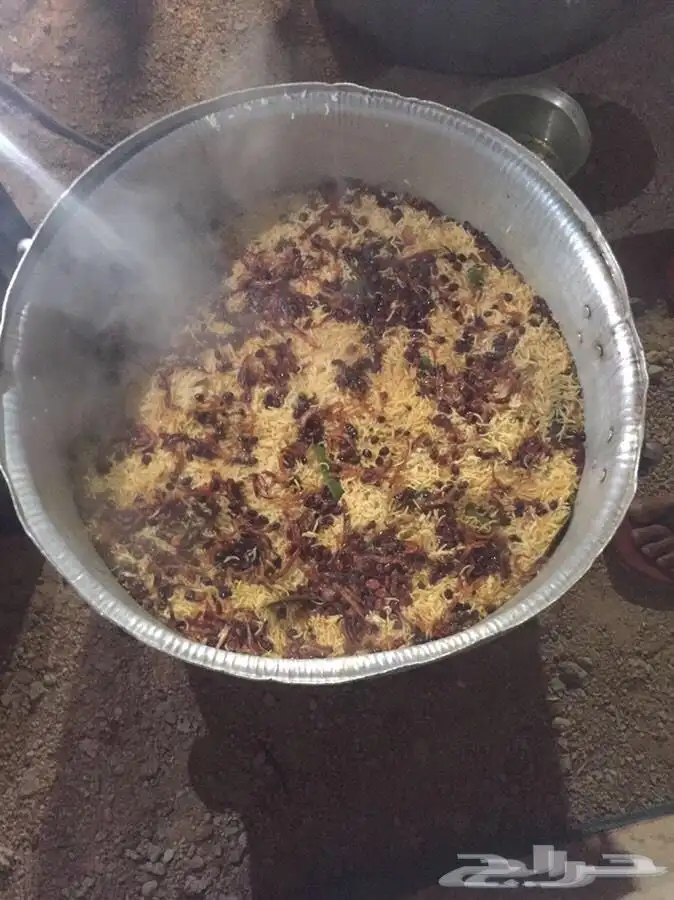 تجهيز مخيمات في حائل مع عمال ضيافة 33