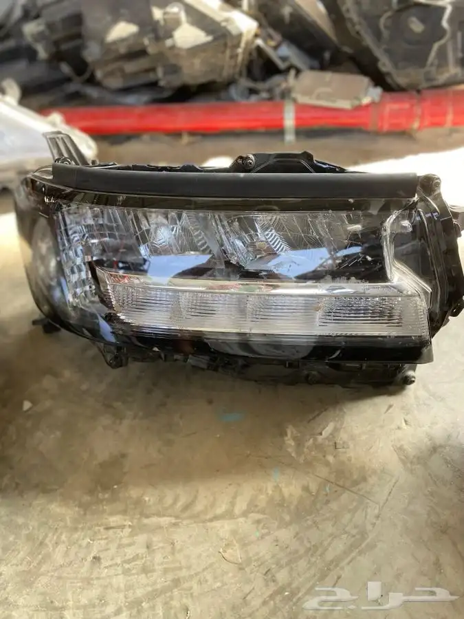 شمعات لاندكروزر 2023-2022 2