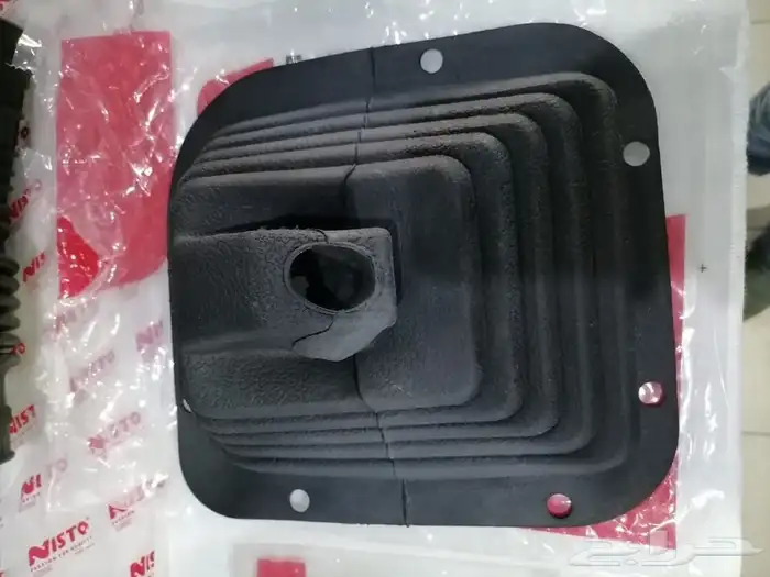 علامات وأكسسوارات وقطع داتسون سبعينات وثمانينات 7