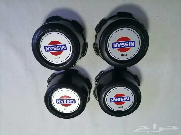 علامات وأكسسوارات وقطع داتسون سبعينات وثمانينات 25